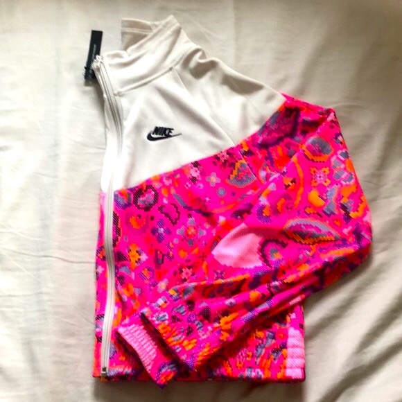 NWT - Nike Women's Sportswear Floral Printed Jacket 🧥 - Picture 3 of 9